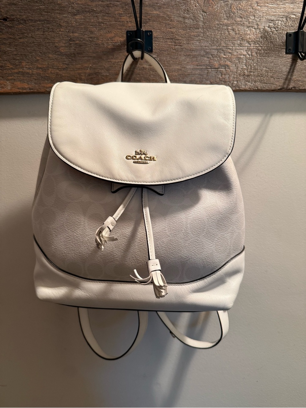 Coach White Leather Drawstring Backpack with Gold Logo EUC